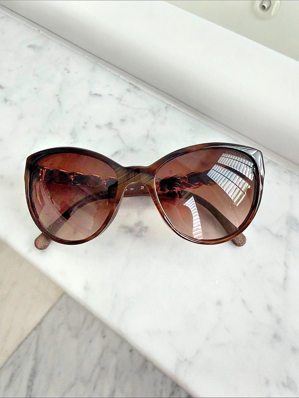 Chanel Tortoise Chain Link Sunglasses Brown & Gold - Used excellent condition